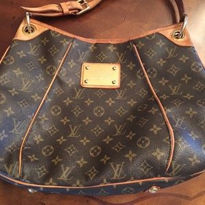 Louis Vuitton Galleria PM Monogram